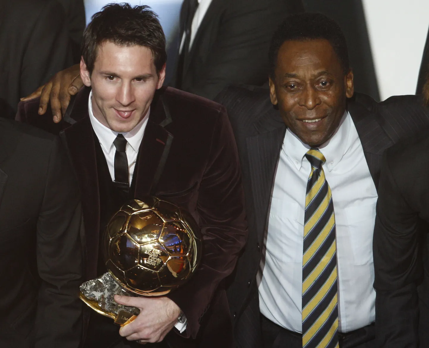 Lionel Messi (vasakul) ja Pele 2012. aasta jaanuaris FIFA Ballon d'Ori auhinnatseremoonial.