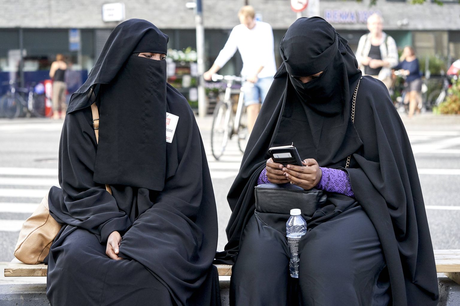 Aarhuse linnas Taanis avaldati kolmapäeval meelt burkakeelu kehtestamise vastu.