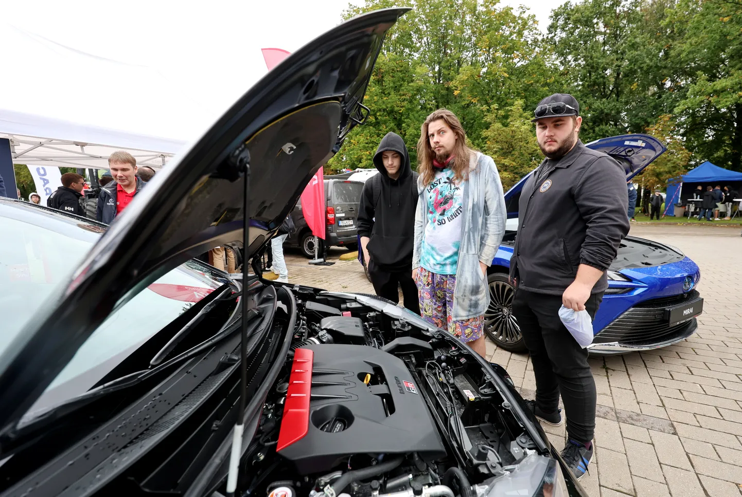 Nädal tagasi korraldati Tartu rakendusliku kolledžis inseneriakadeemia tehnika- ja karjääripäev, kus sai näha ka mitmeid elektriautosid.