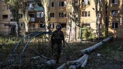 Ukrainas armija pirmdien nogalinājusi vai ievainojusi 1200 krievu iebrucējus