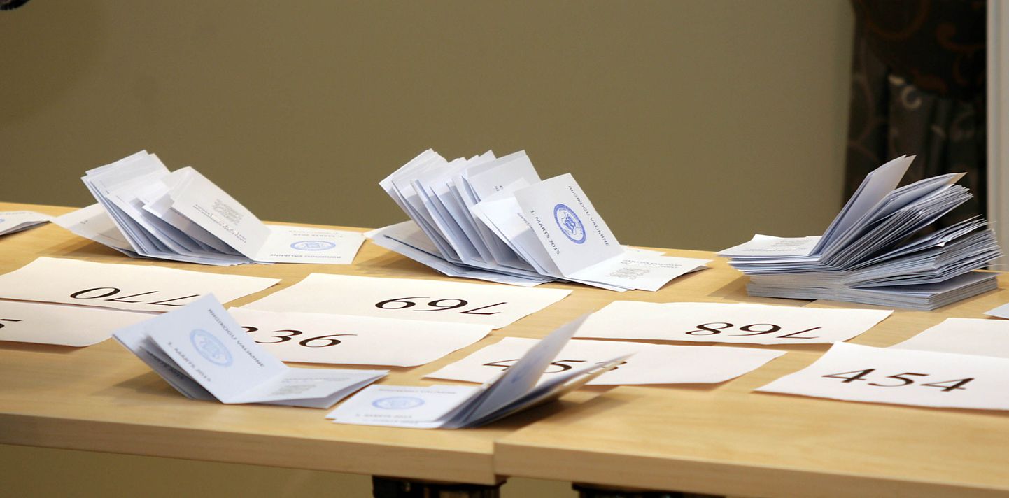 Подсчет голосов на состоявшихся в 2015 году выборах Рийгикогу.