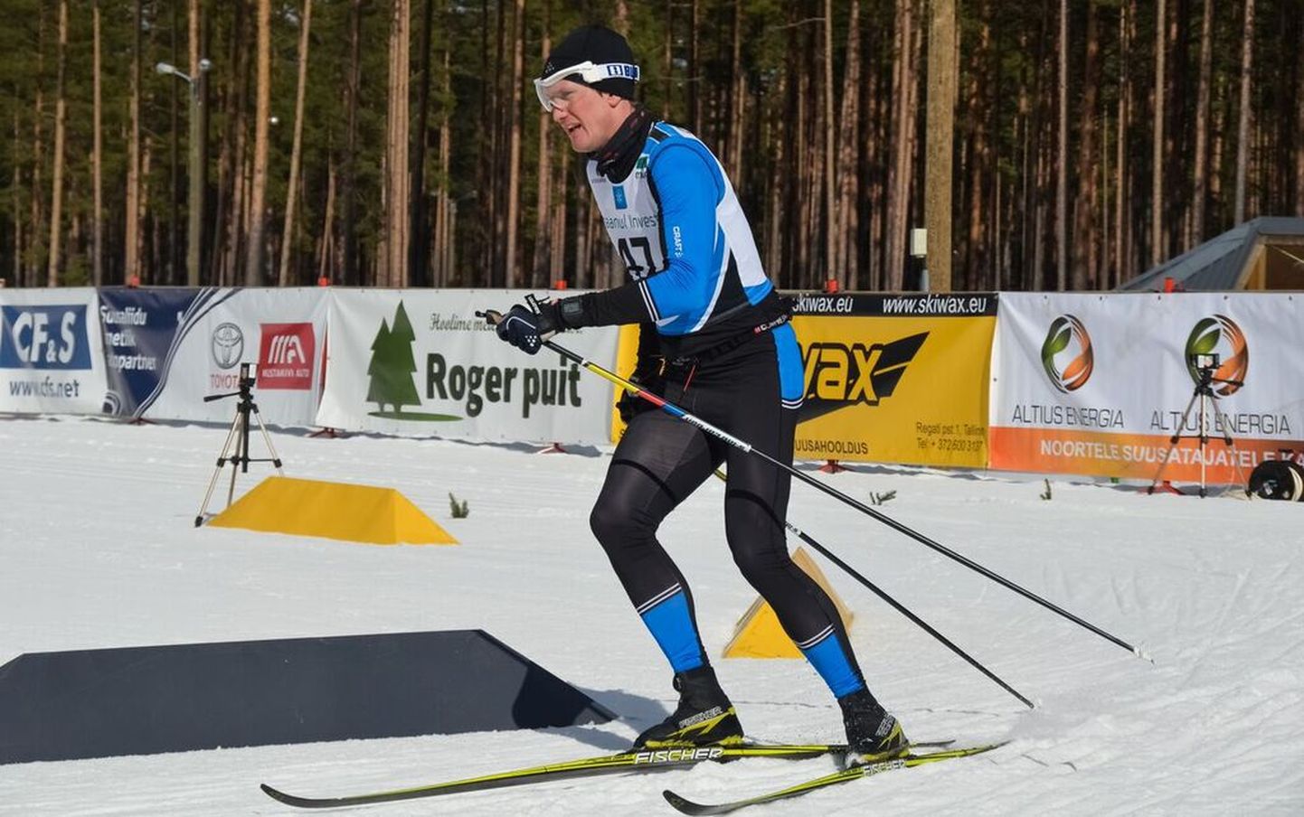 Endine jalgpallur Raio Piiroja oli eile Pärnumaal Jõulumäel valmis selleks, et peab Eesti meistrivõistlustel sõitma 50 km klassikatehnikas enamiku distantsist ihuüksinda. Nii ka läks.