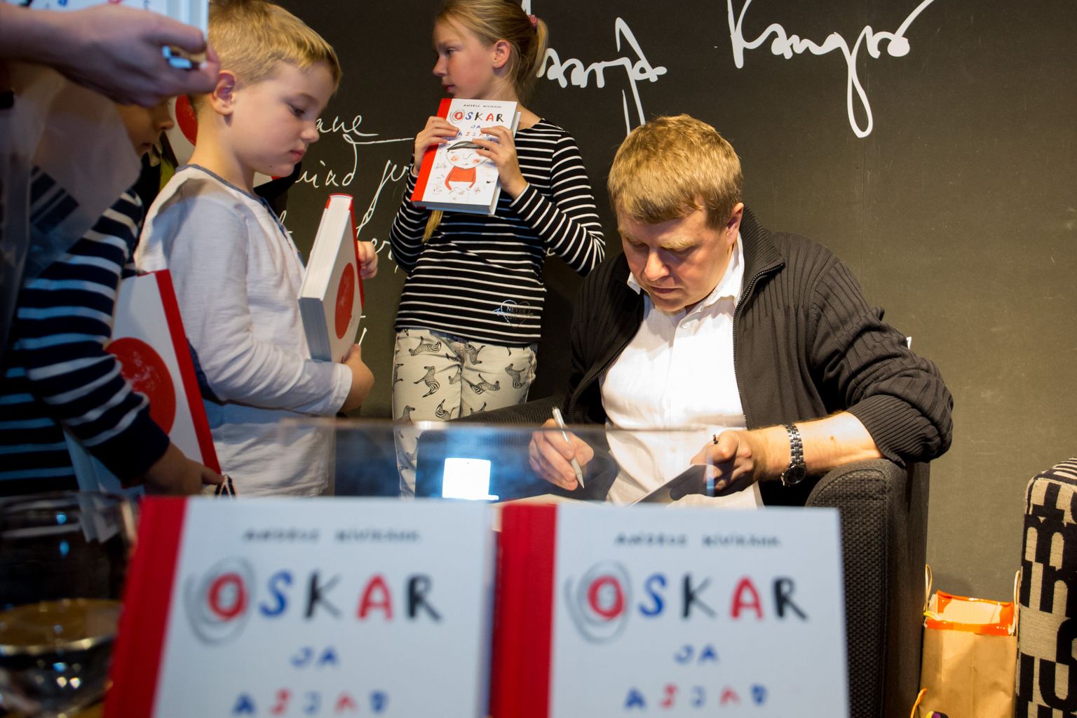Andrus Kivirähk "Oskar ja asjad" raamatuesitlusel.