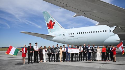 Endine Air Canada piloot lendas 16 kehtiva loata