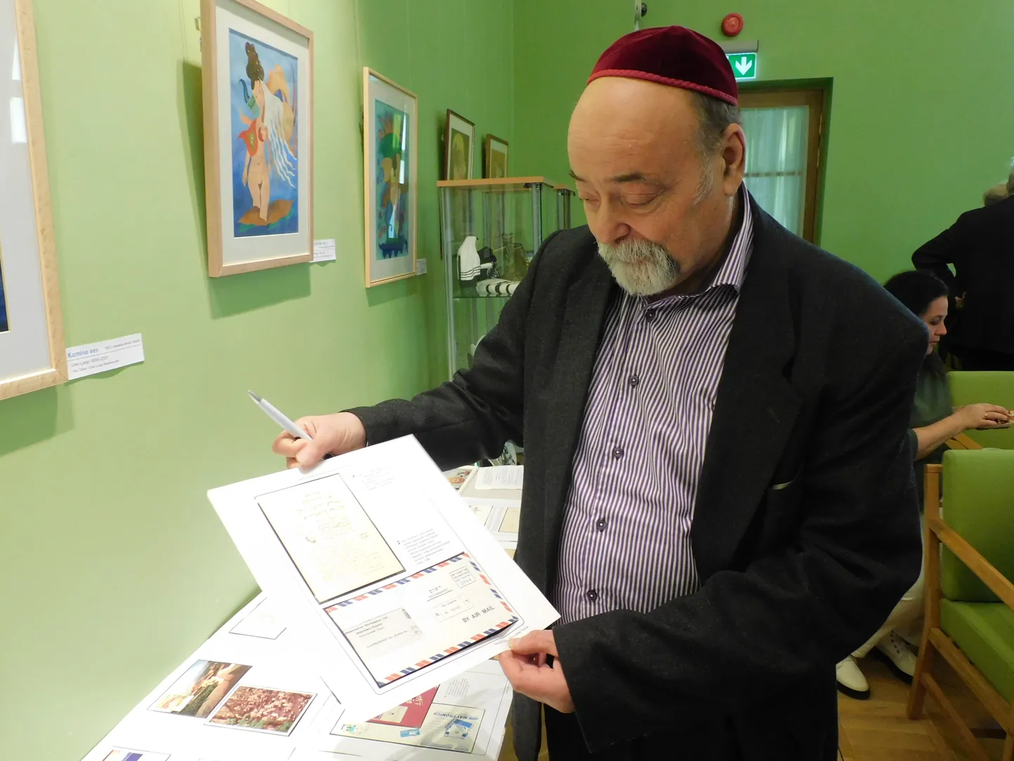 Samuel Golombi tohutu suures kogus on tallel ka ümbrik, milles ta sai oma esimese kutse Iisraeli elama tulla.