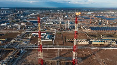 Ukraina veikusi triecienu naftas pārstrādes rūpnīcai Volgogradā