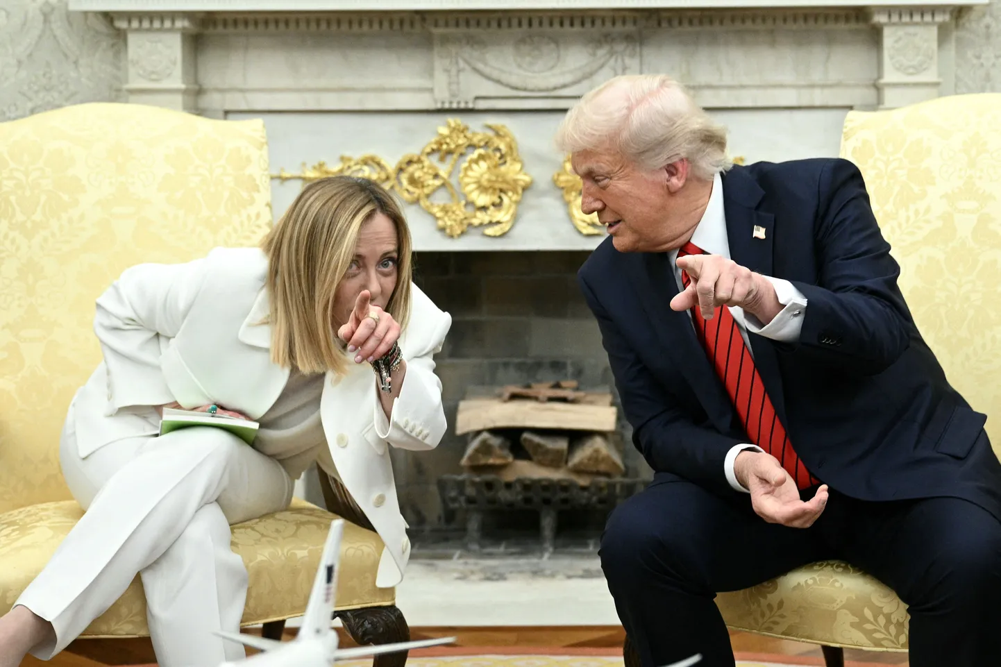 USA president Donald Trump koos Washingtonis visiidil oleva Itaalia peaminister Giorgia Meloniga Valges majas 17. aprillil 2025. aastal.