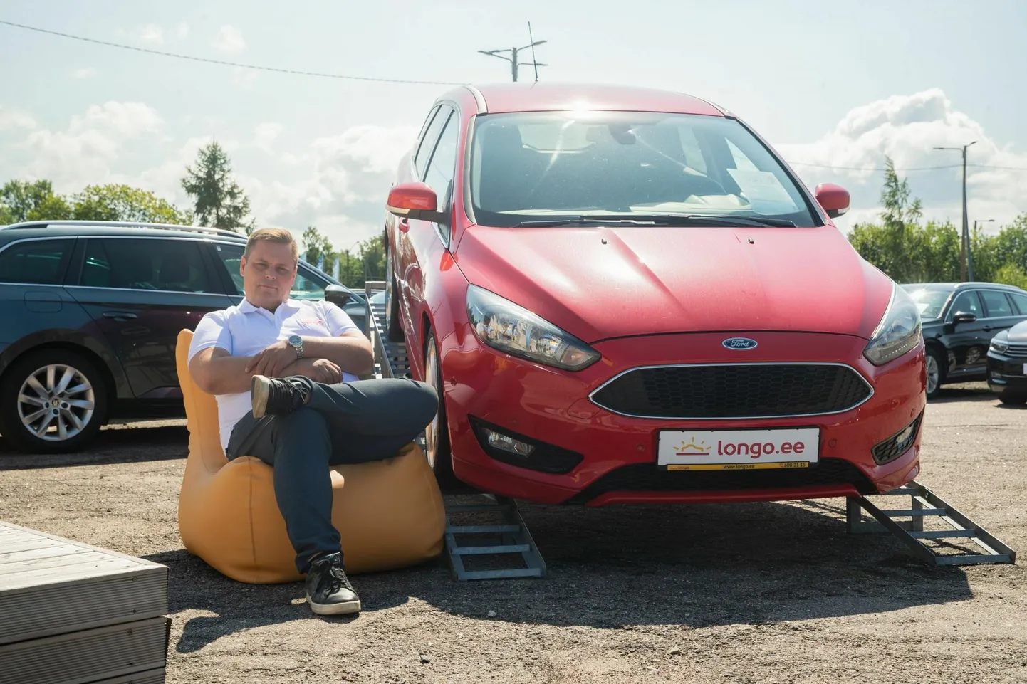 Longo kasutatud autode müügidirektor Rainer Uukkivi ütleb, et automaksu kartuses otsivad inimesed parema varustustasemega autosid.