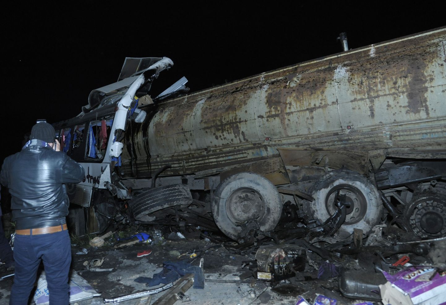 Õnnetuspaik Damaskuse-Homsi maanteel 7. märts 2020.