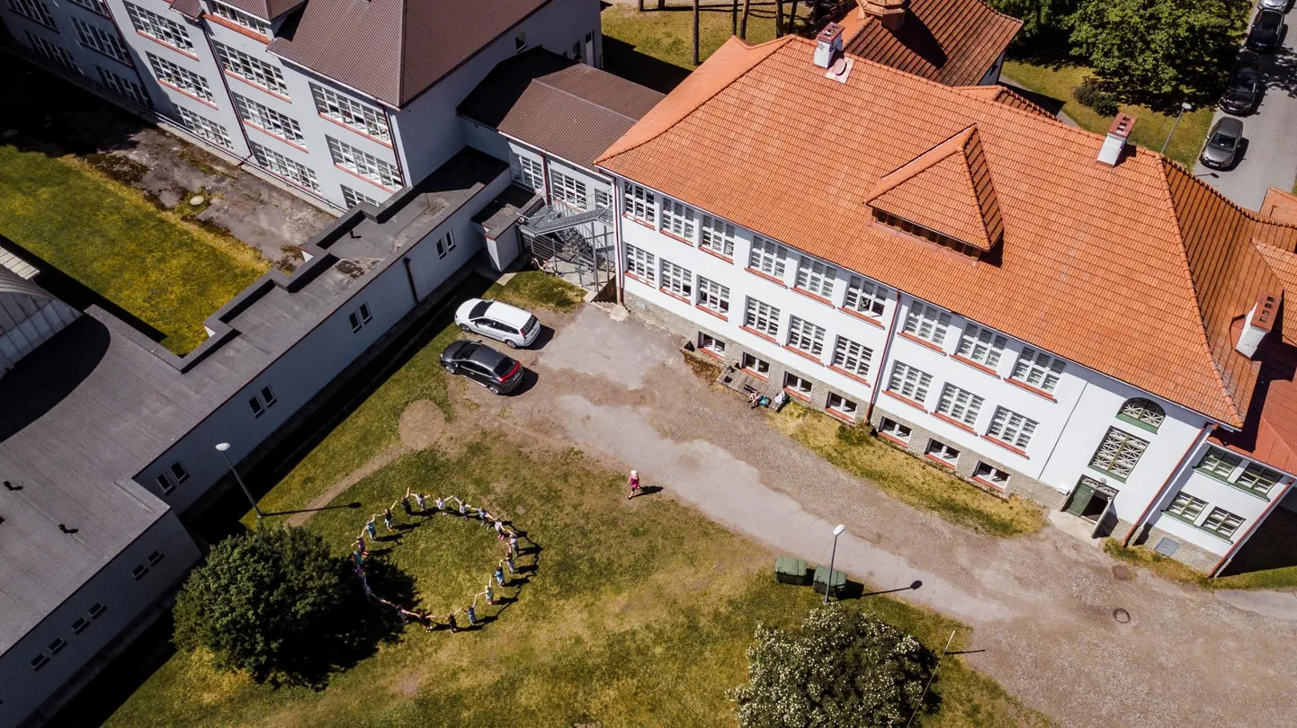 Pärnu Rääma põhikooli üleriigilise e-viktoriine “Nutt tuleb peale” eesmärk on panna proovile õpilaste infootsinguoskused.