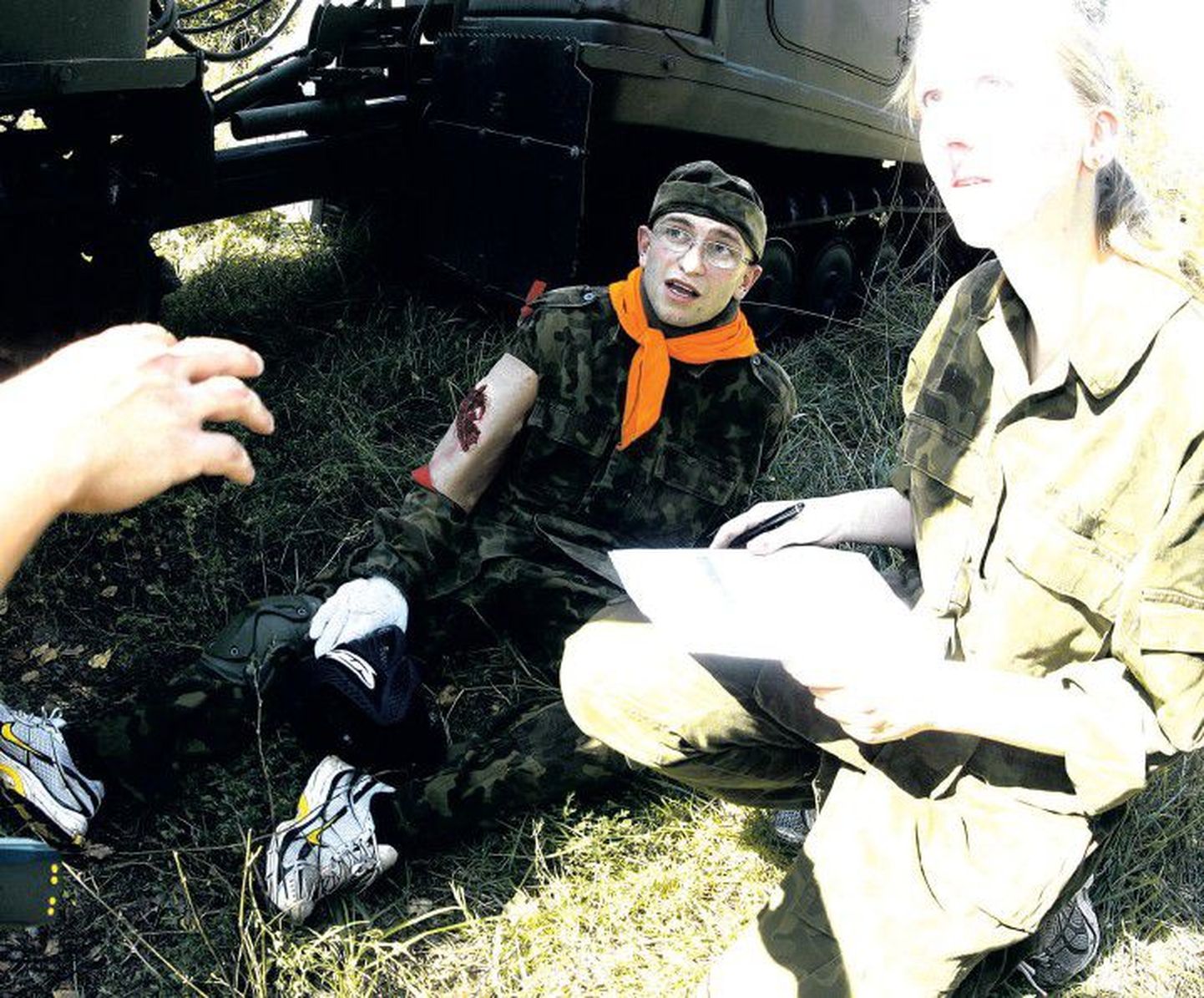 Rootslase Lis Abazi biitseps näeb välja jube, kuid haavatud sõdur teadvust ei kaota.