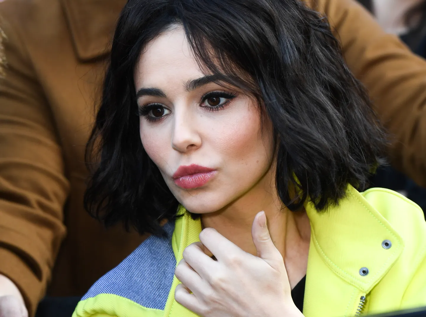 Briti lauljatar Cheryl Cole on ka tuntud laulusaate kohtunikuna ning poistebändi One Direction liikme  Liam Payne'i lapse emana.