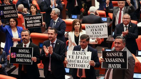 Türgi meediaseadus tabab bumerangina väärinfot levitavaid poliitikuid