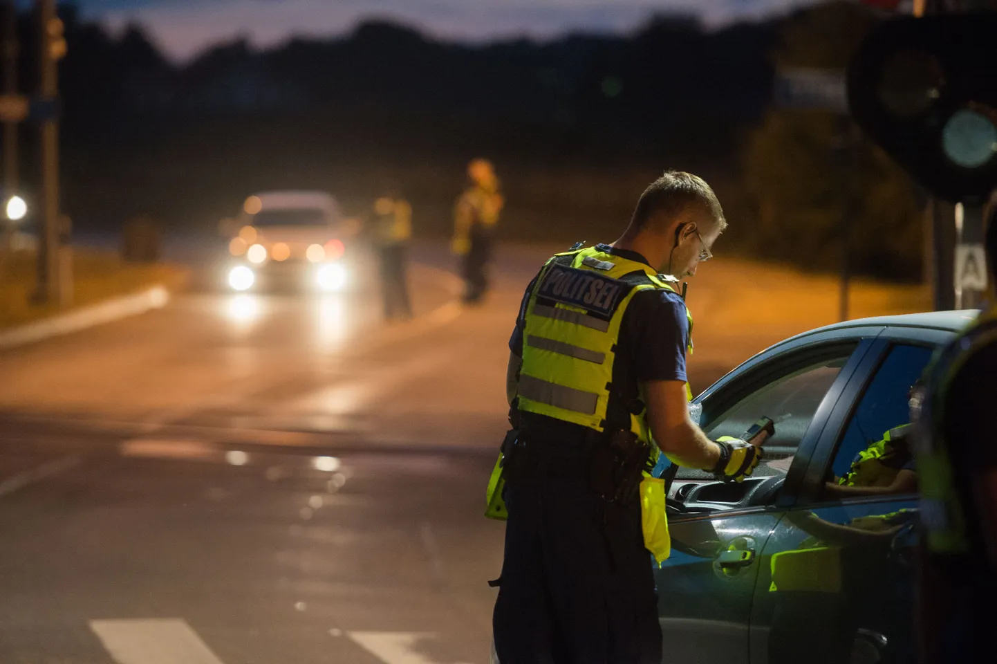 Politsei kontrollis täna Tartus ligi 2000 autojuhti, kellest 11 olid tarvitanud alkoholi.