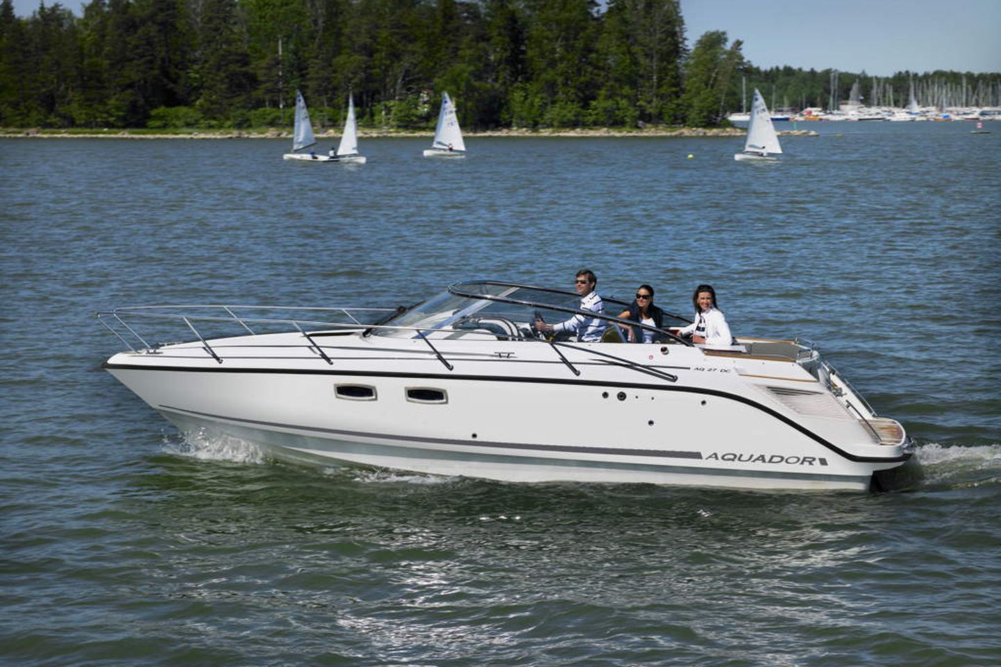 Aquador on üks Bella-Veneet OY kaubamärkidest, mille Nimbus Boats tehinguga omandas