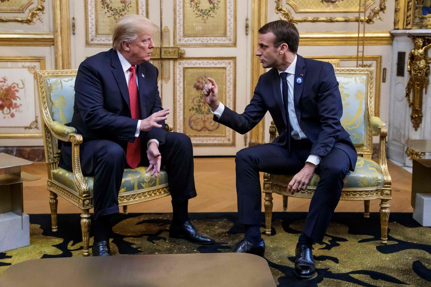 Francijas prezidents Emanuels Makrons un ASV prezidents Donalds Tramps Elizejas pilī Parīzē