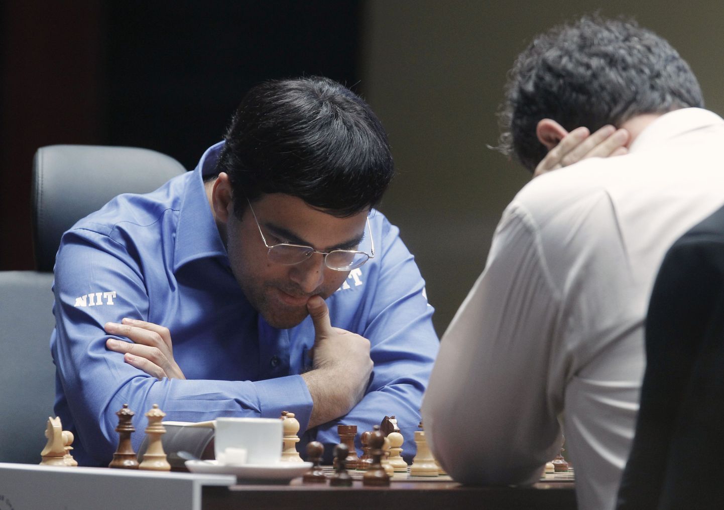 Viswanathan Anand (vasakul) kaitses tiitlit Boris Gelfandi vastu.