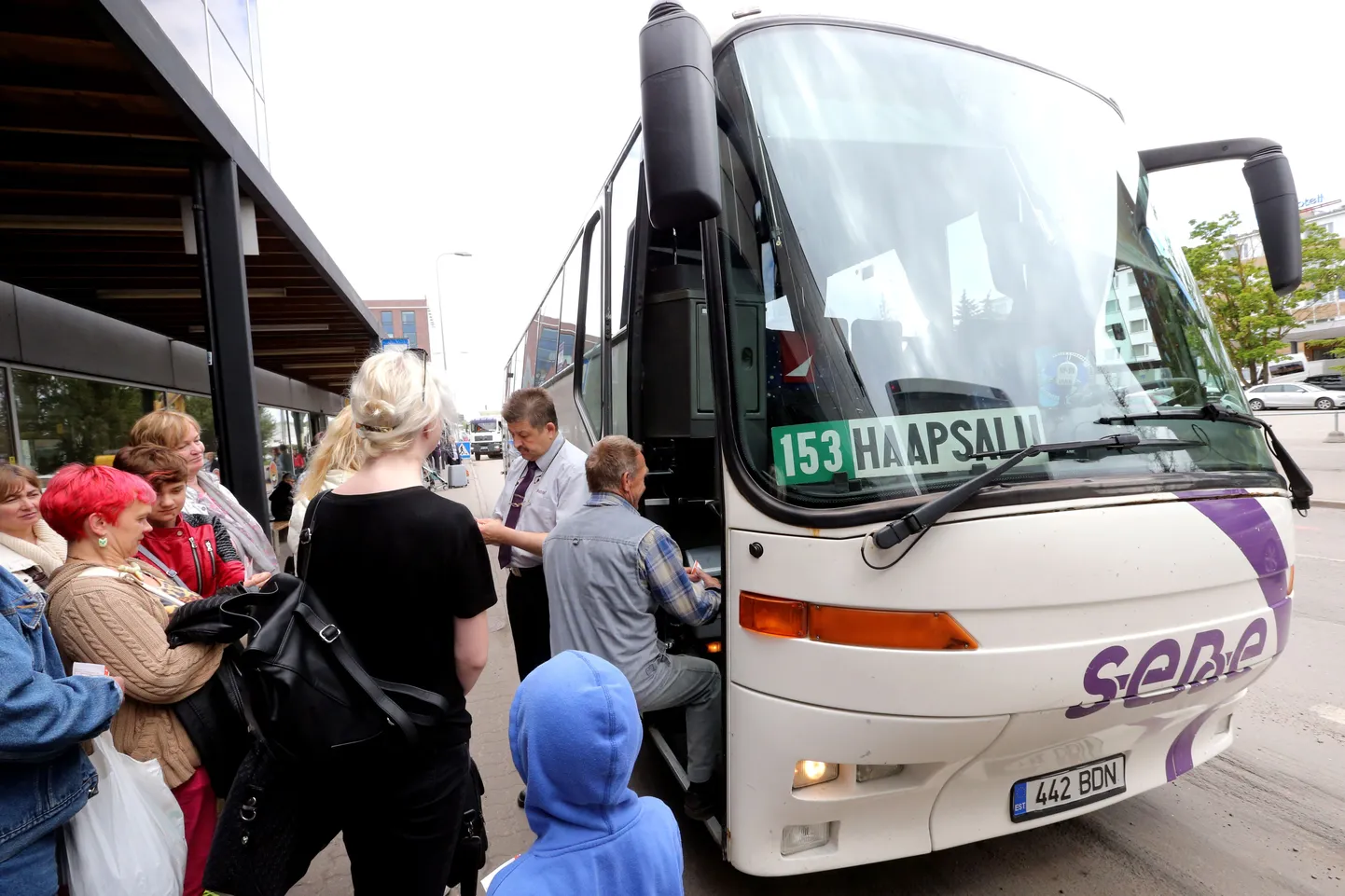 SEBE on üks kuuest bussifirmast, kelle hinnangul suretab riigi poolt peale makstav rongiliiklus bussitranspordi peagi välja.