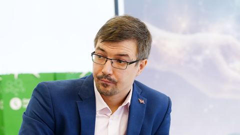 Izglītības ministrijas biroja vadītājs atteicies no Saeimas deputāta mandāta