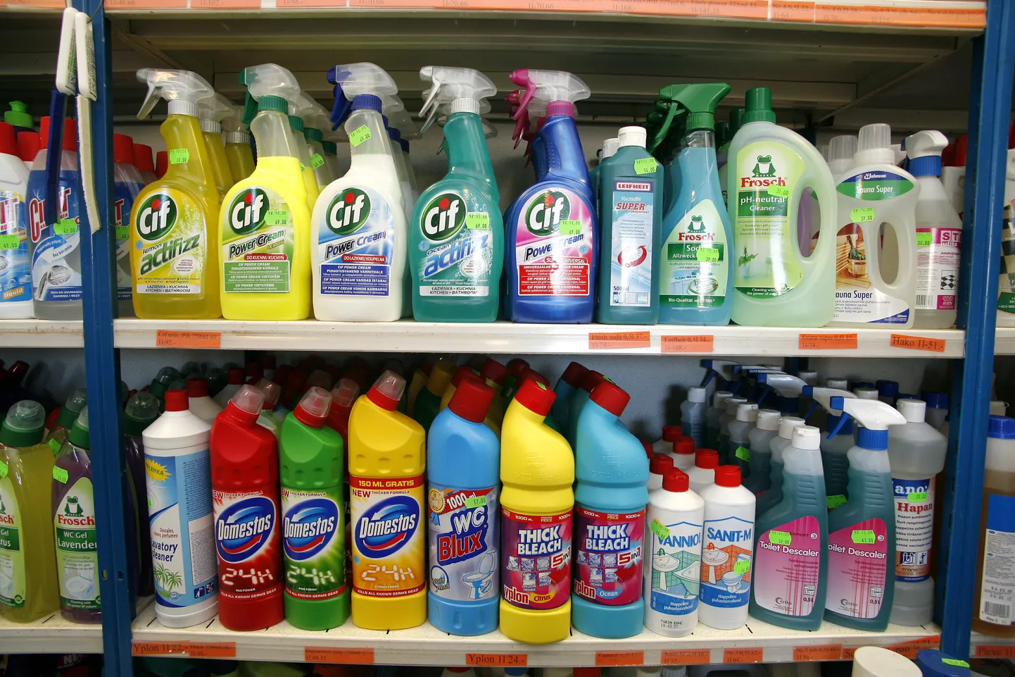 Regulaarne koristamine ja käte pesemine võivad vähendada kemikaalide hulka inimese organismis.