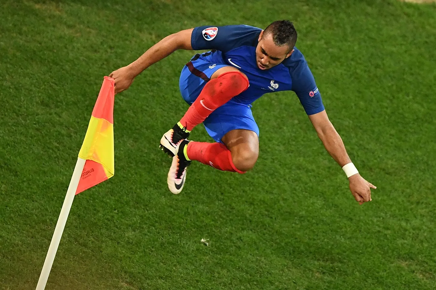 Dimitri Payet tähistamas enda EM-finaalturniiri teist väravat.
