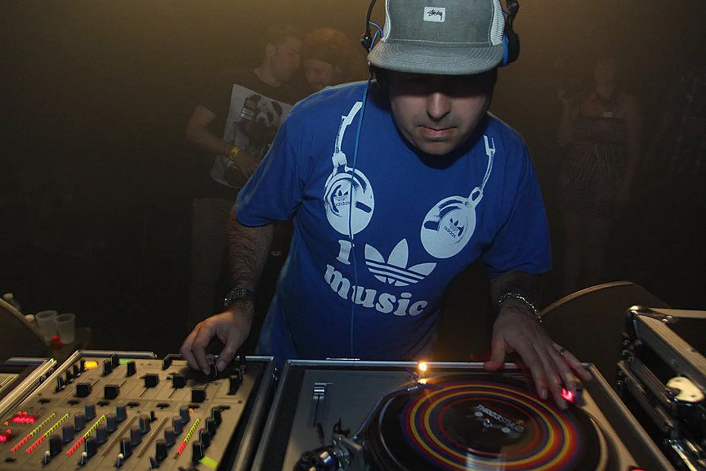 DJ ja produtsent A-Sides