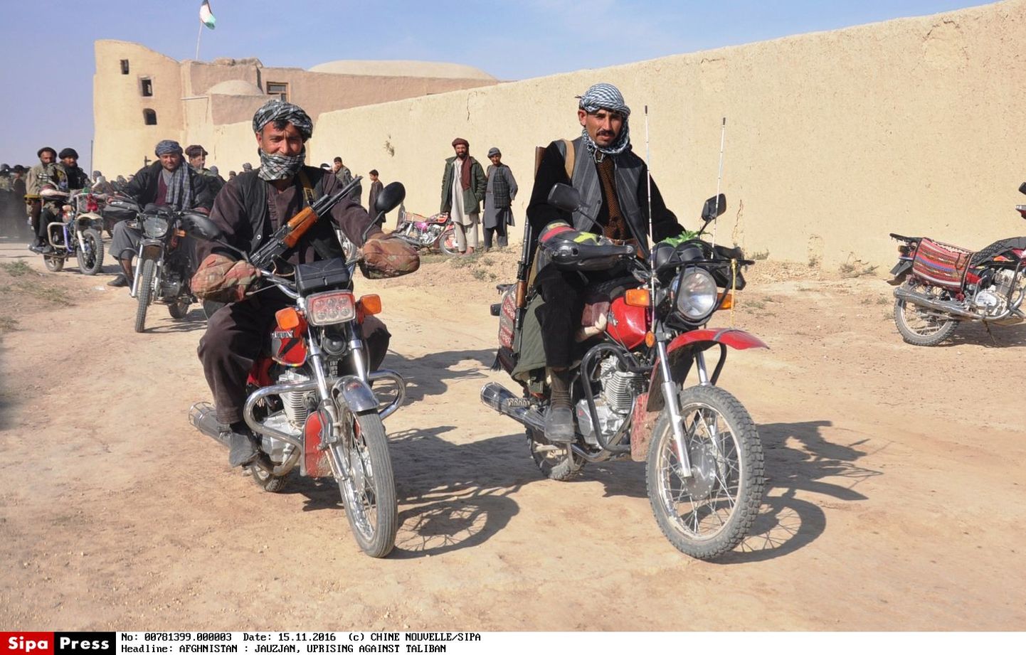 Talibani vastu võitlevad valitsusmeelsed omakaitseväelased.