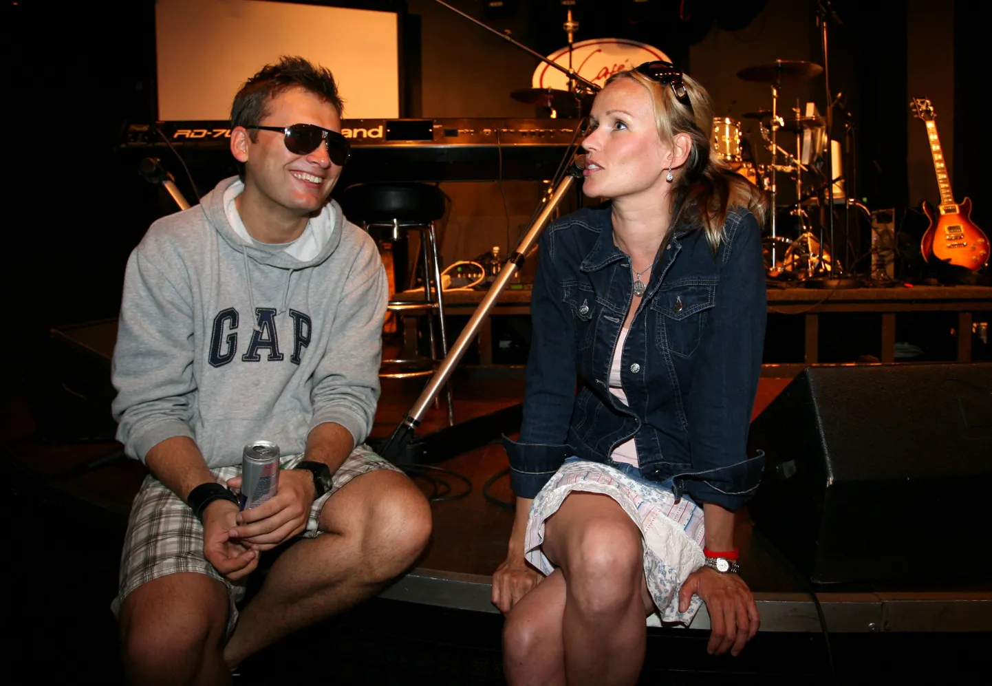 Koit Toome ja Sarah bändist Code One esinevad klubi Vaarikas avapeol.