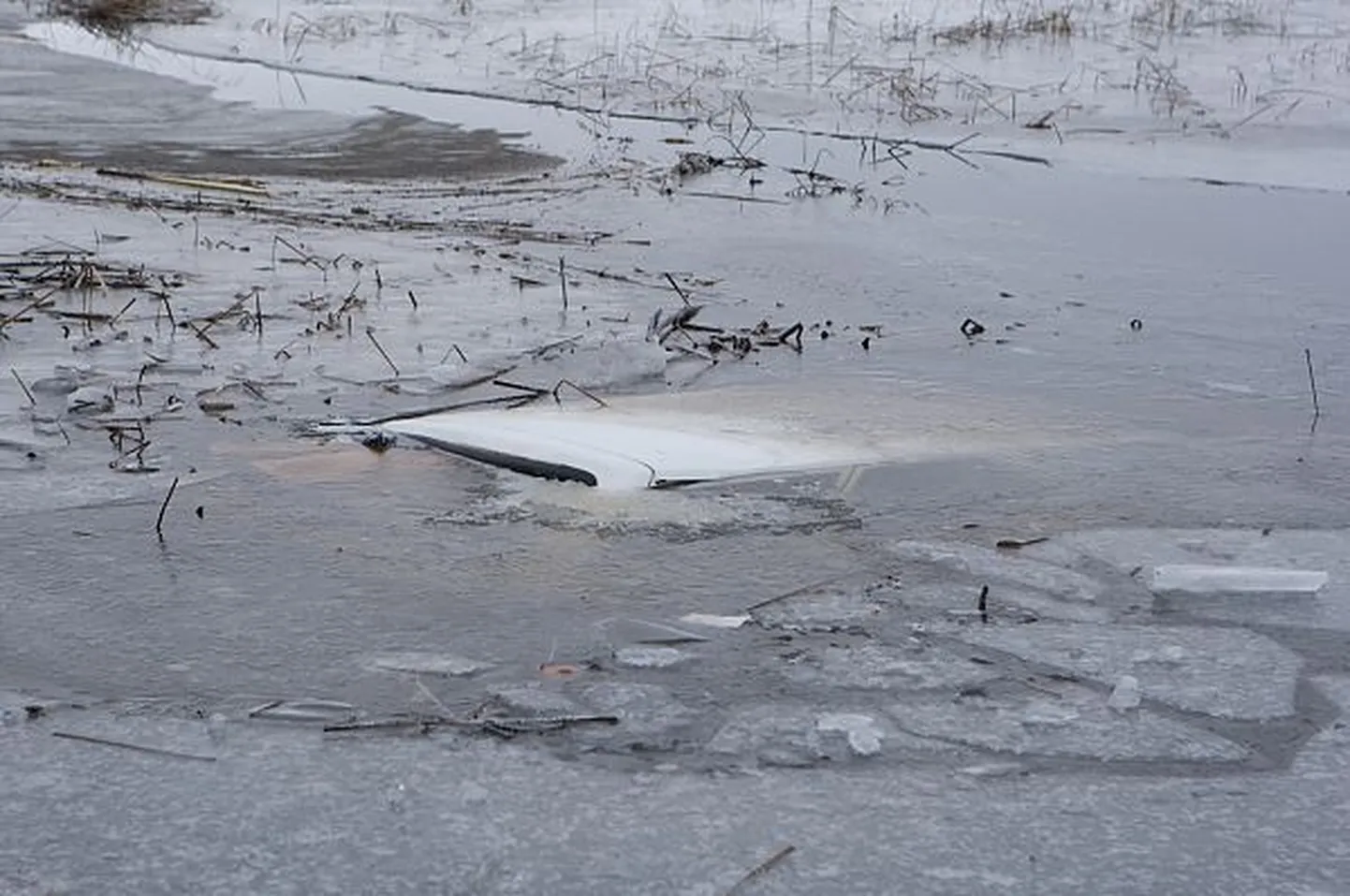Järvejää on praegu väga nõrk.