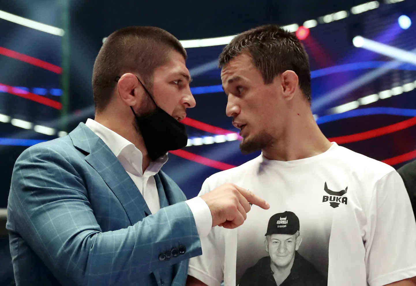 Habib Nurmagomedov (vasakul) püüab aidata oma sugulasel Usmanil jõuda kõige kõrgemasse mängu.