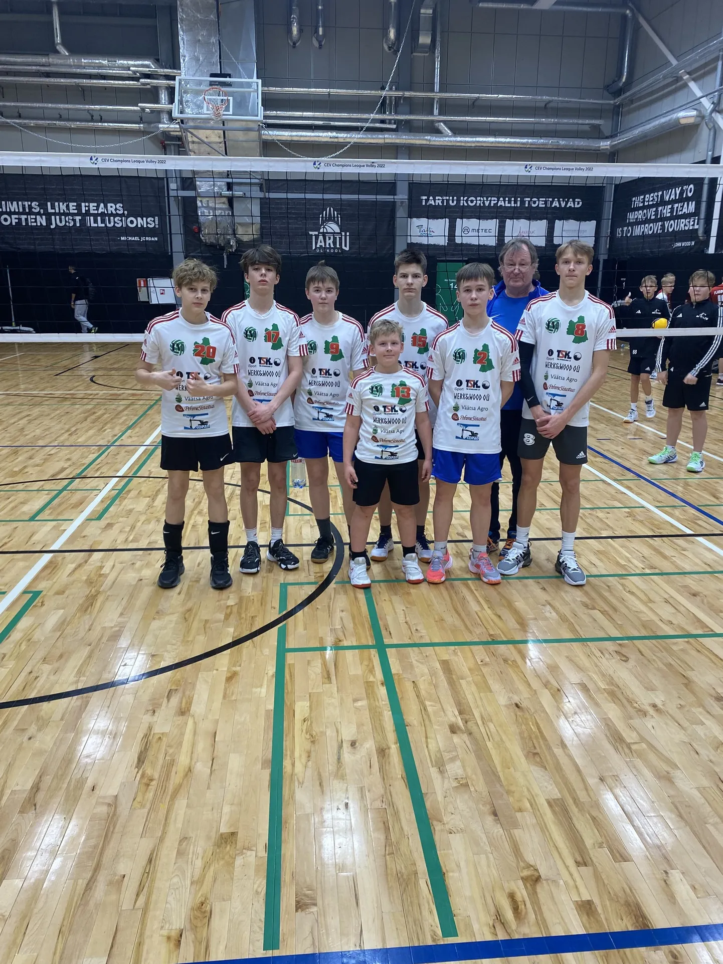 IMsport/Türi U16 võrkpalli võistkond jõudis karikavõistlustel Eesti paremikku.