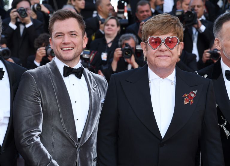 Taron Egerton, kes mängib filmis Elton Johni, ja Sir Elton John.