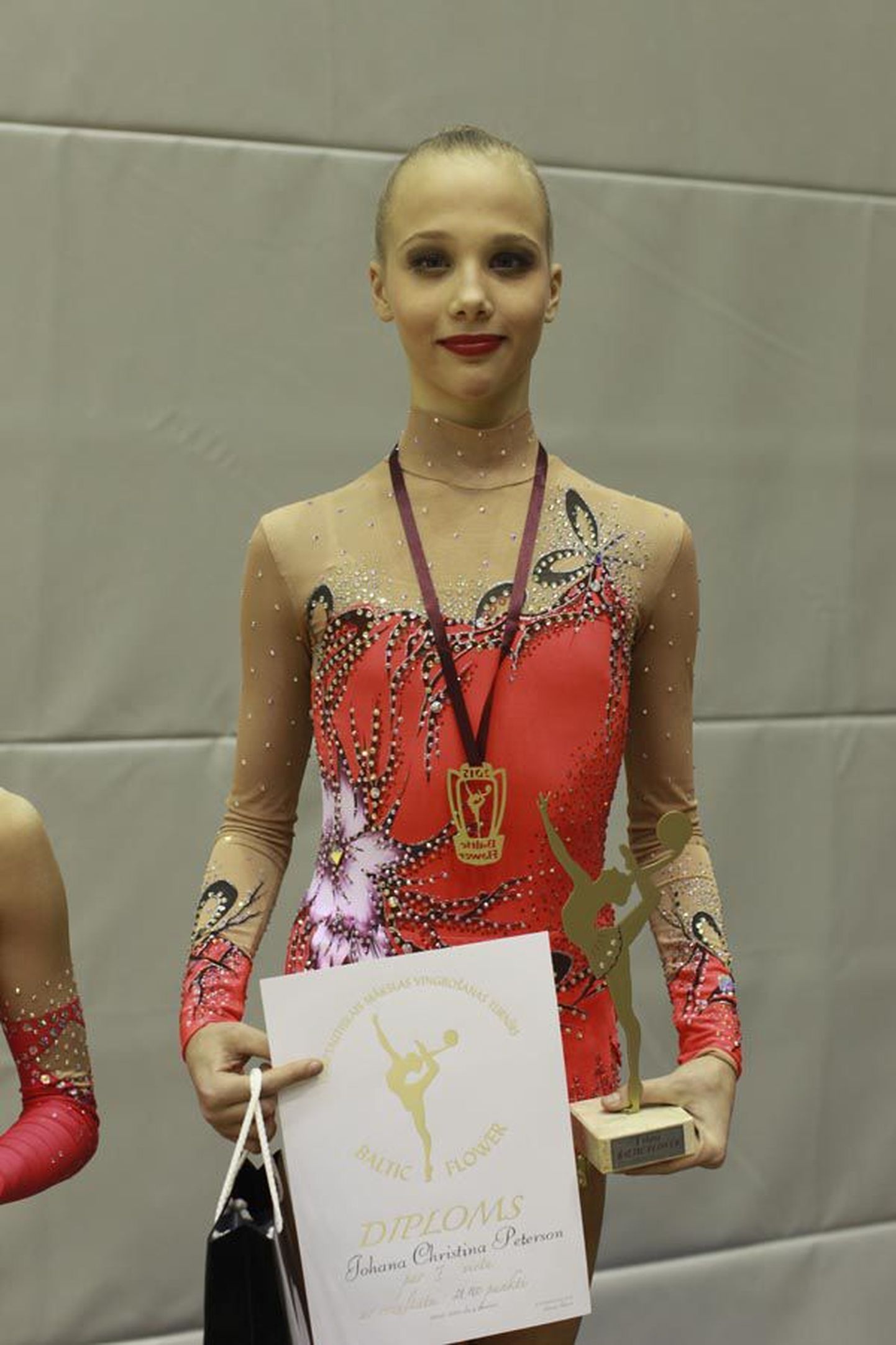 Viljandi spordikooli iluvõimleja Johanna Christina Peterson võitis Lätis tugeva tasemega rahvusvahelise mõõduvõtu.