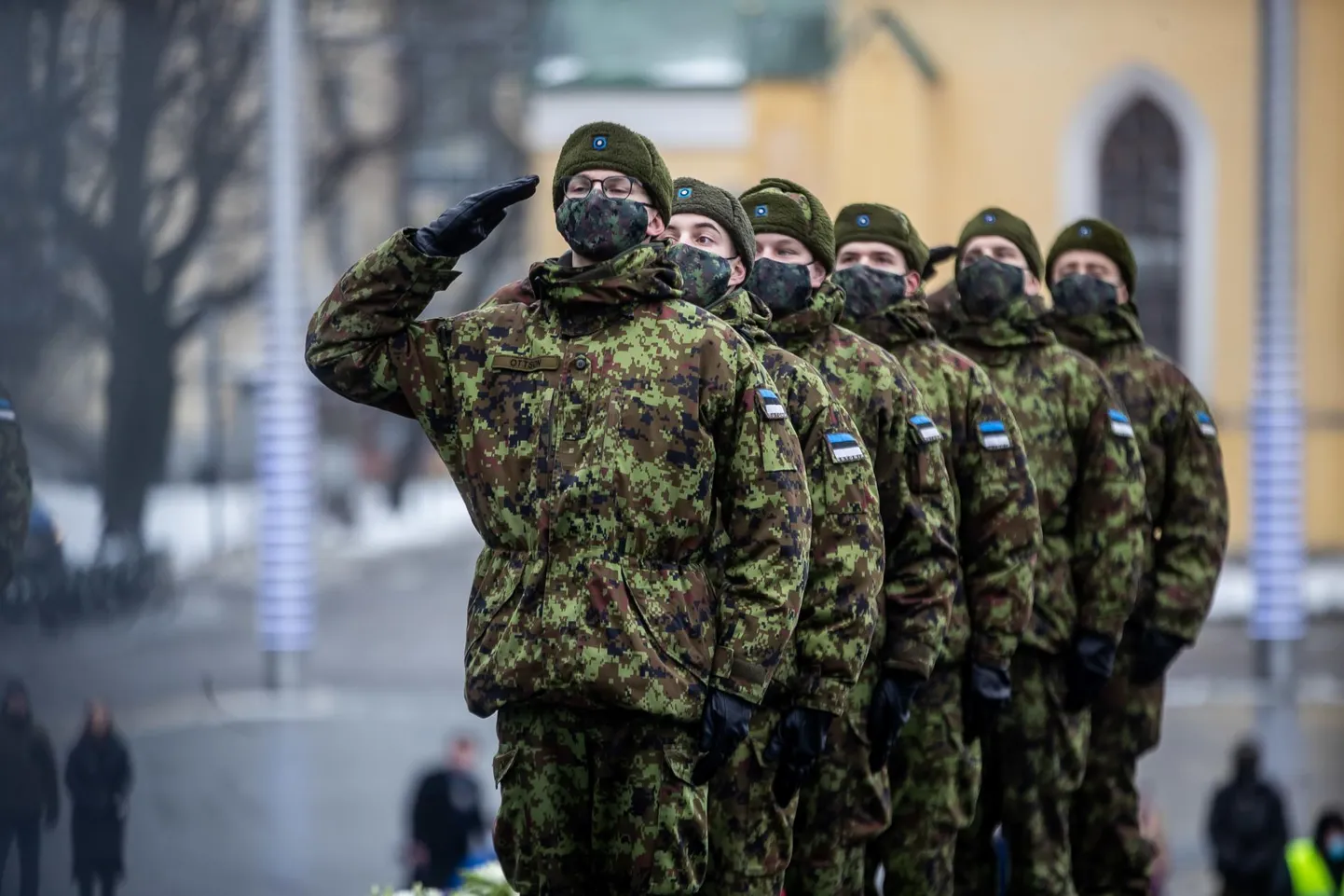 2021. aasta juulikuus eelkutsega teenistusse asuvad noormehed ja neiud hakkavad praegusest alamtasemest 15 eurot rohkem toetust saama.