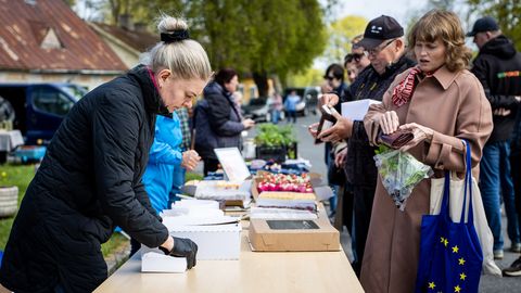 GALERII JA VIDEO ⟩ Kihelkonna kevadlaat