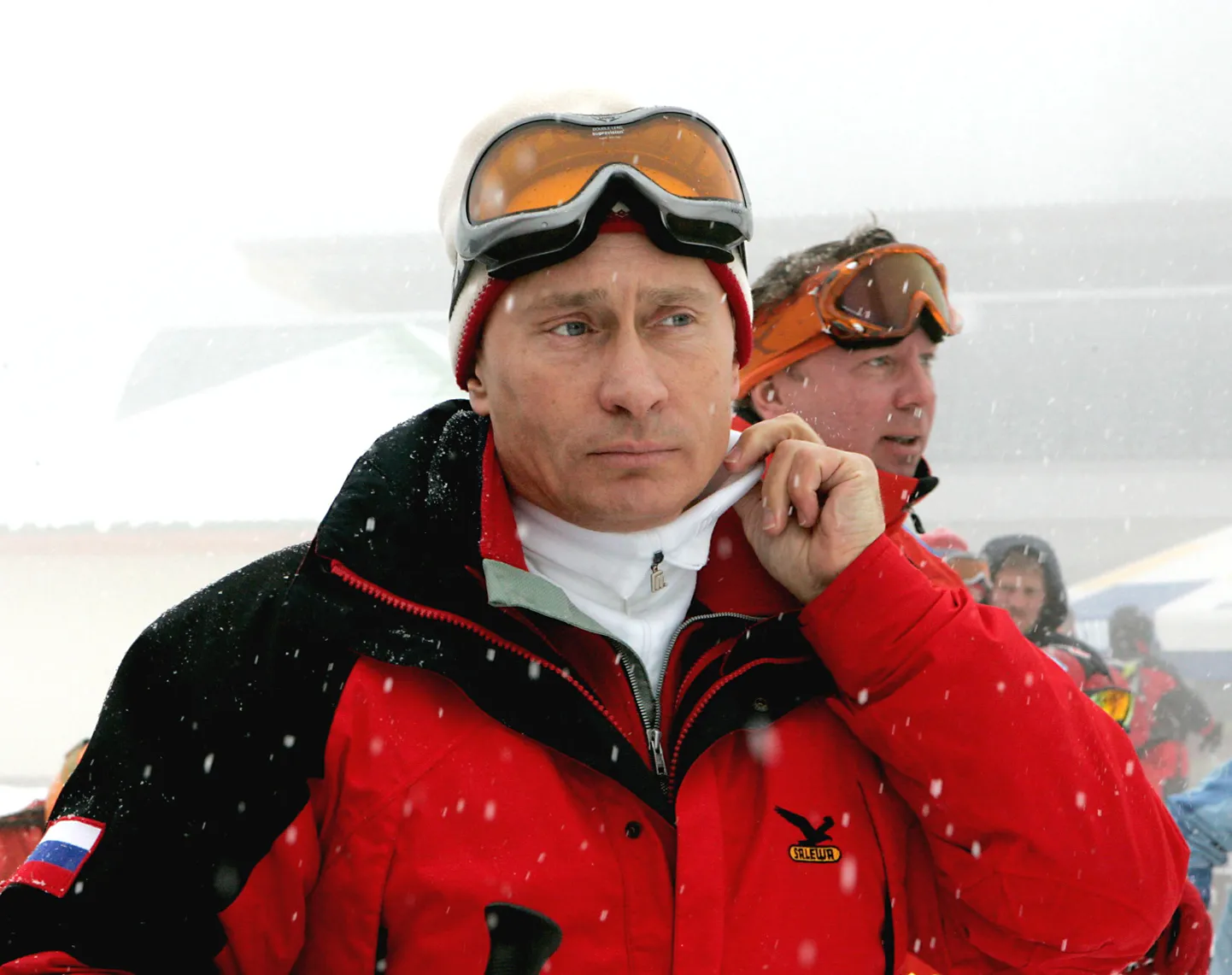 Владимир Путин на лыжах. Архивное фото.