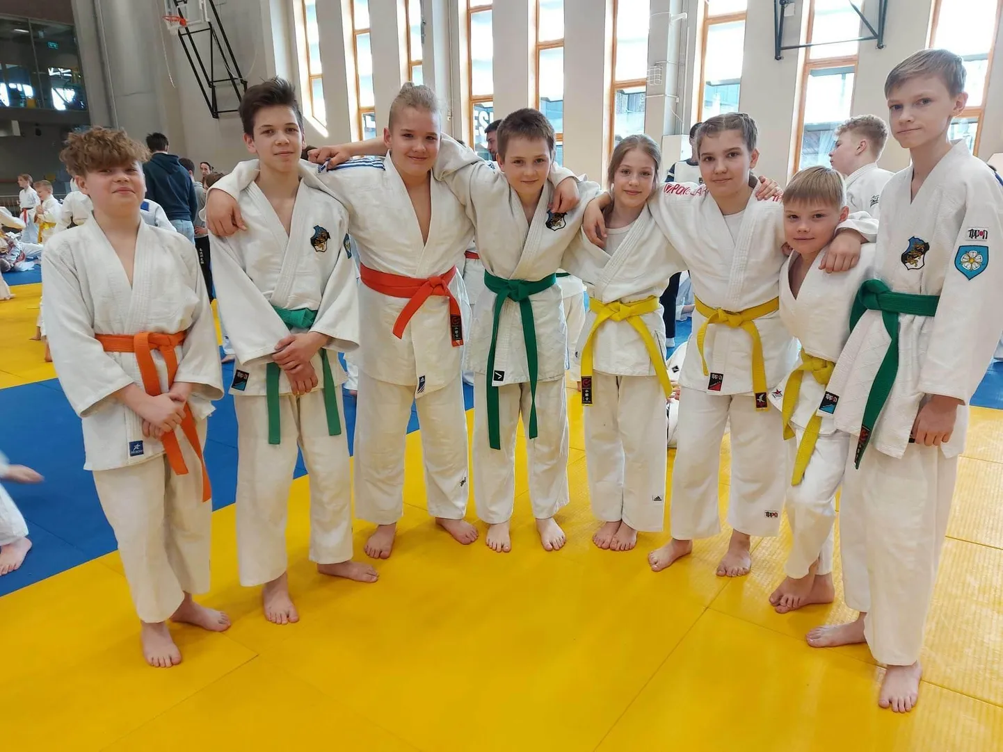 Tallinnas Eesti C-klassi meistrivõistlustel osalenud Viljandi spordikooli judokad.