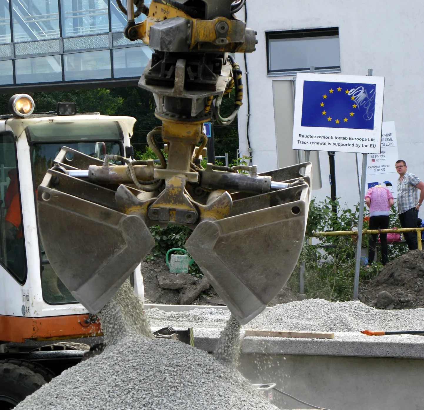 Eurorahade toel üle Eesti rajatud terve rida hooneid ja arendatud muid taristuprojekte.