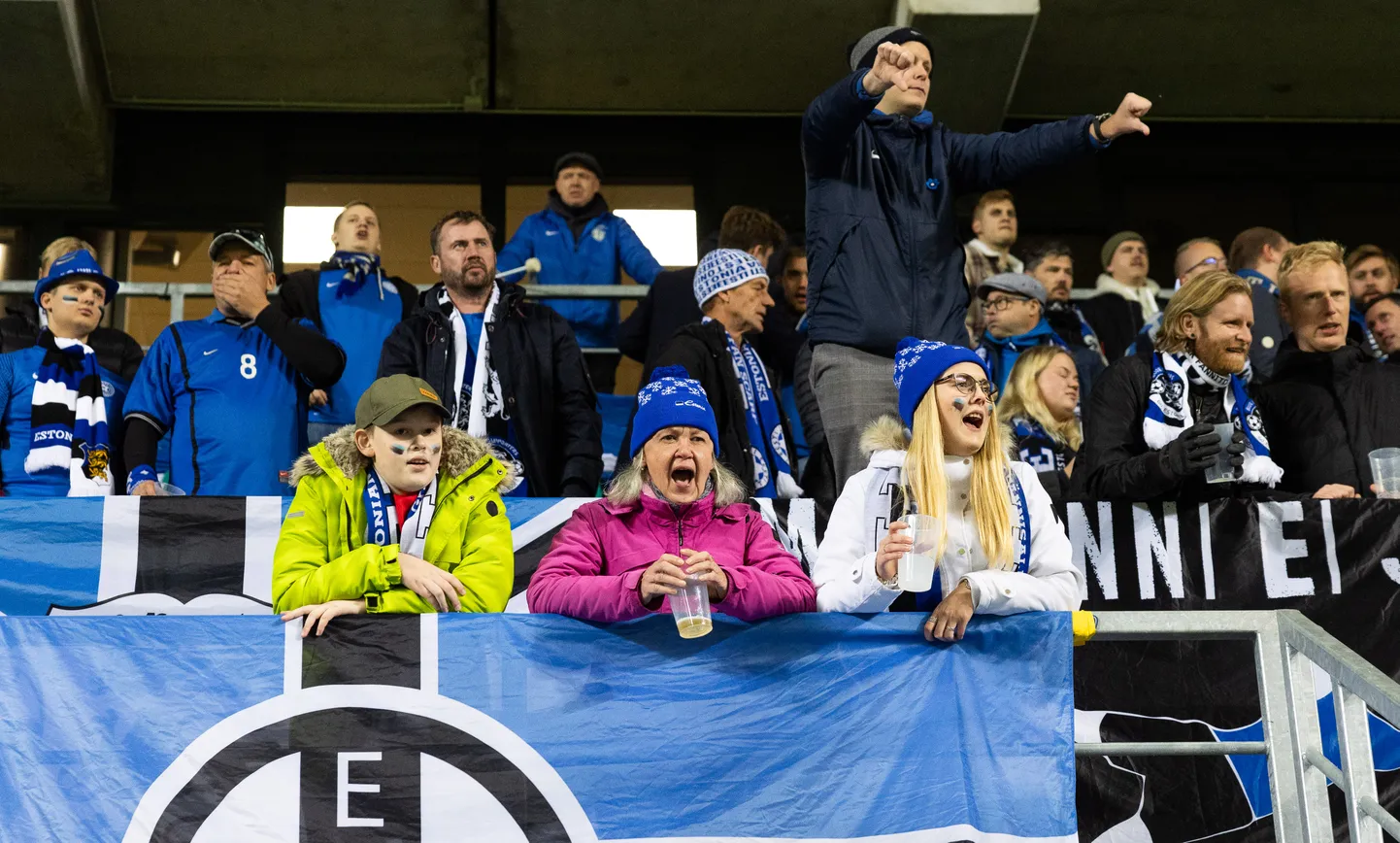 Pärast mängu Aserbaidžaaniga kostis publikust ka hõikeid "Häbi!" ning näidati pöidlaid allapoole.