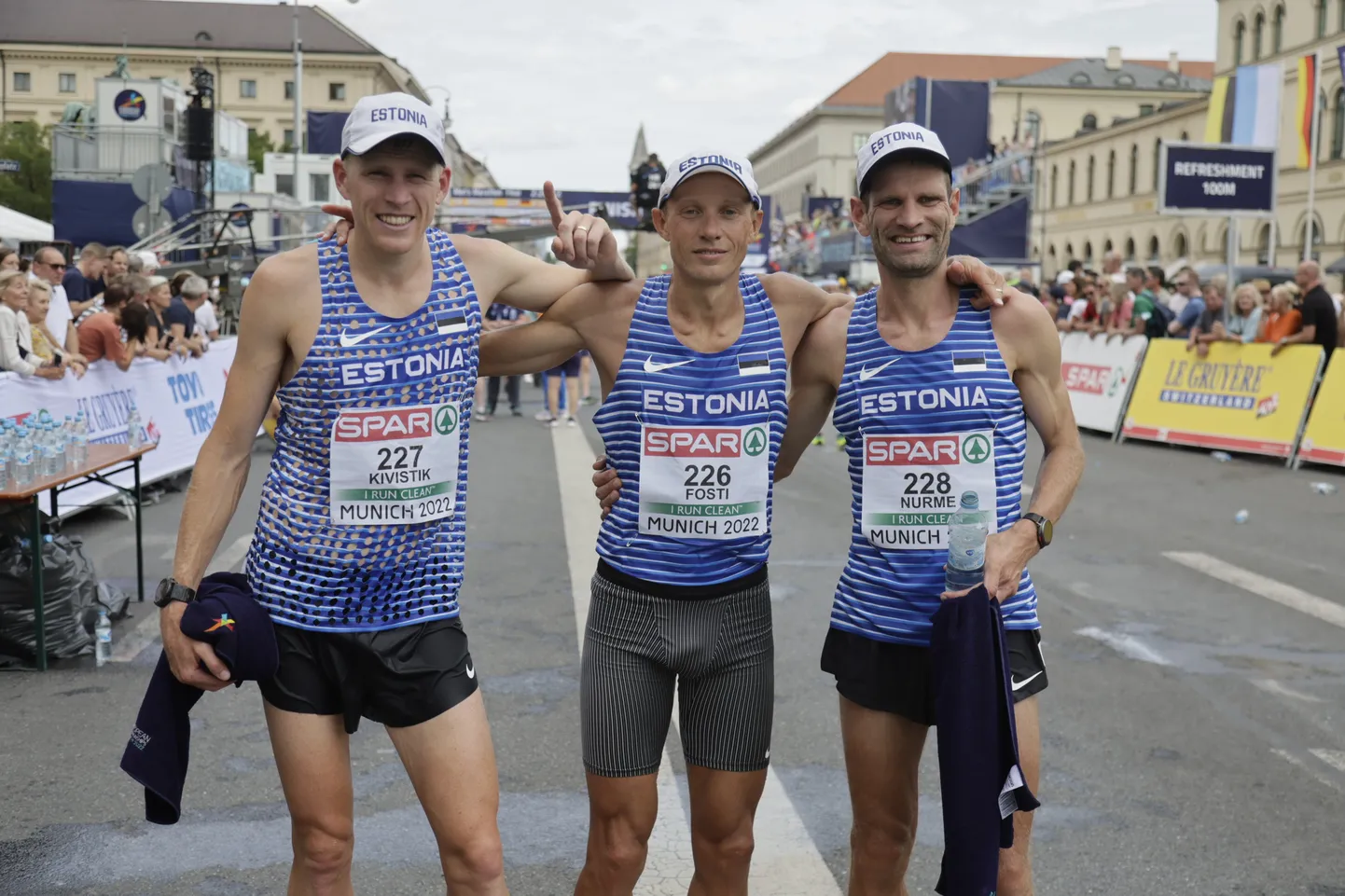 Kuigi maratonirada pigistas Kaur Kivistikust (vasakul) viimasegi välja, oli ta pärast finišit rahulolev.