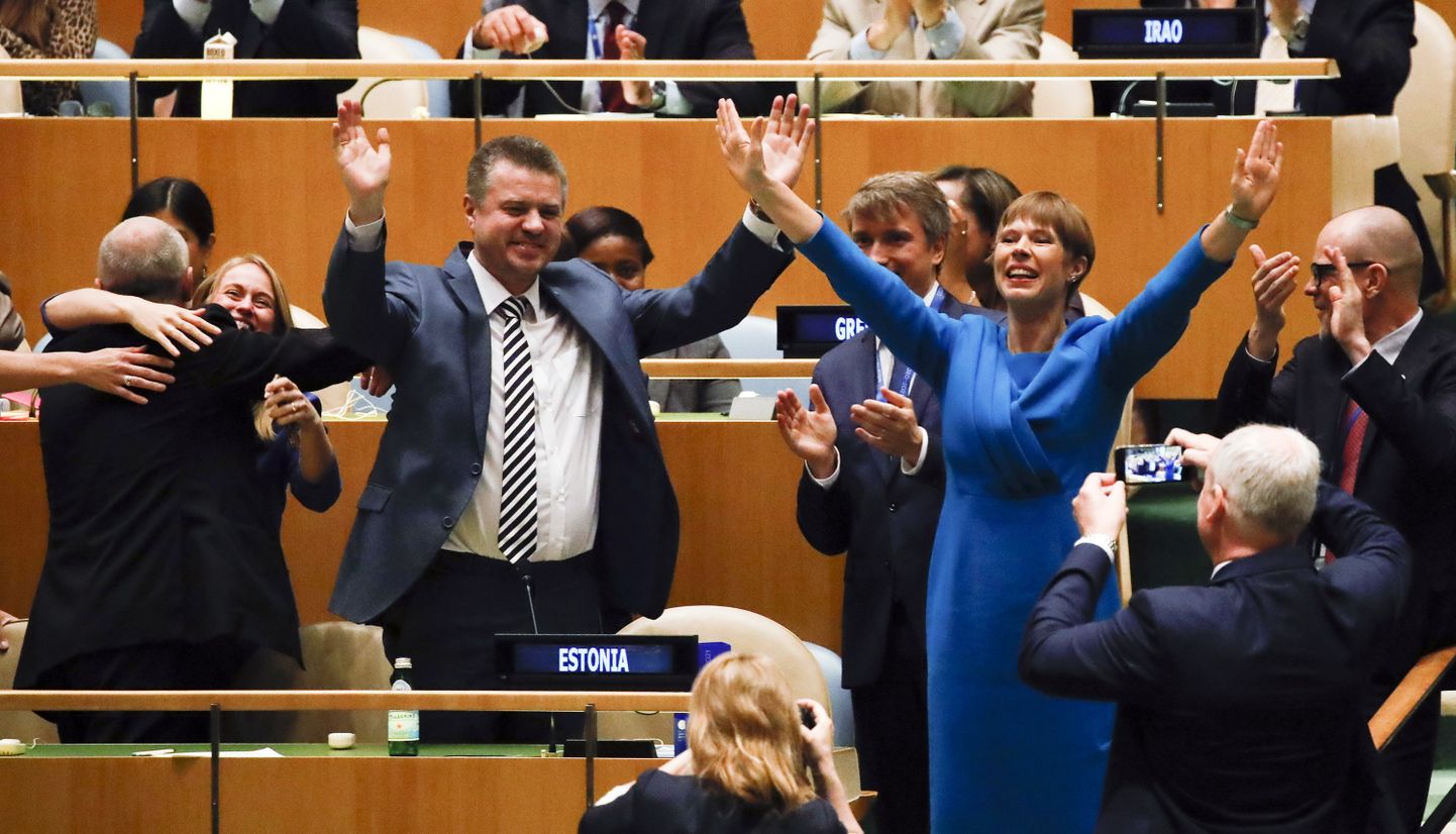 Eesti delegatsioon võidu puhul rõõmustamas. Eesti on 2020. aastast ÜRO Julgeolekunõukogu mittealaline liige.
