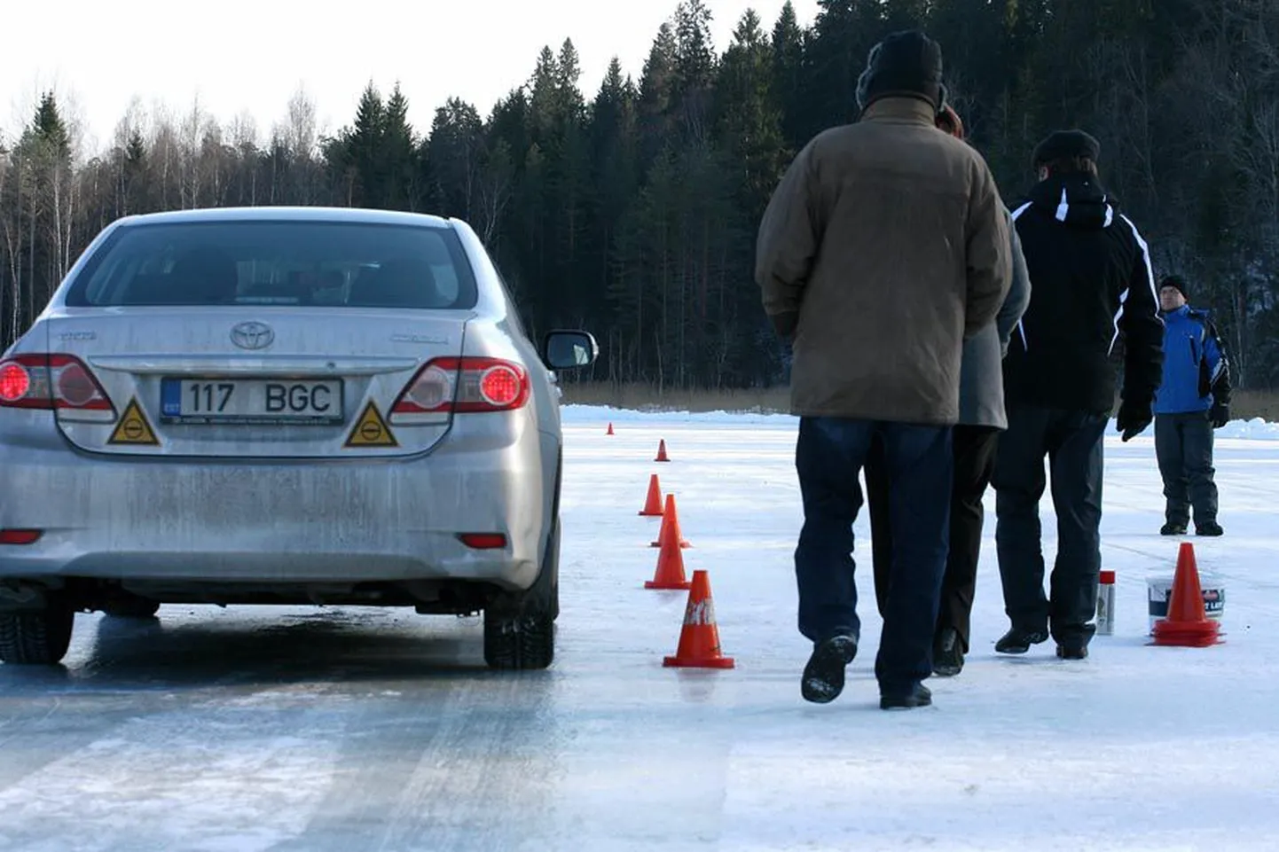 Algajatel autojuhtidel on sel talvel head võimalused libedal sõitmist harjutada. Pildil olev jäärada on üles võetud kaks talve tagasi.