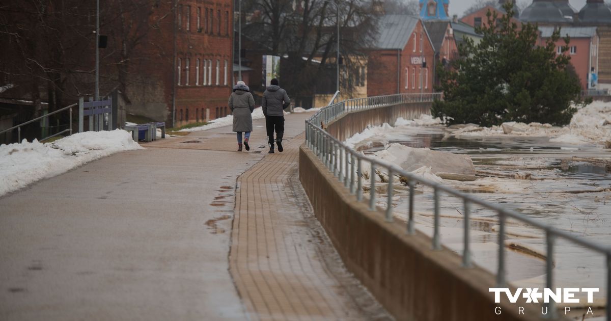 PLŪDI JĒKABPILĪ Ūdens līmenis krītas par trim centimetriem stundā