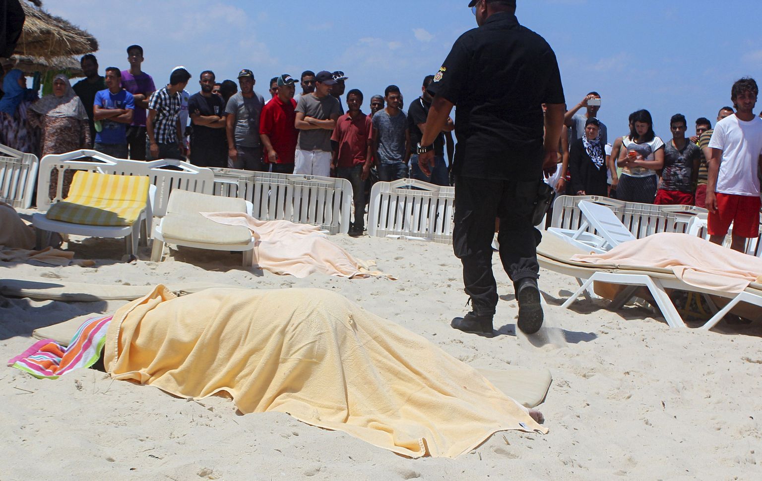 Tapetud turisti surnukeha Tuneesia luksushotelli rannas.