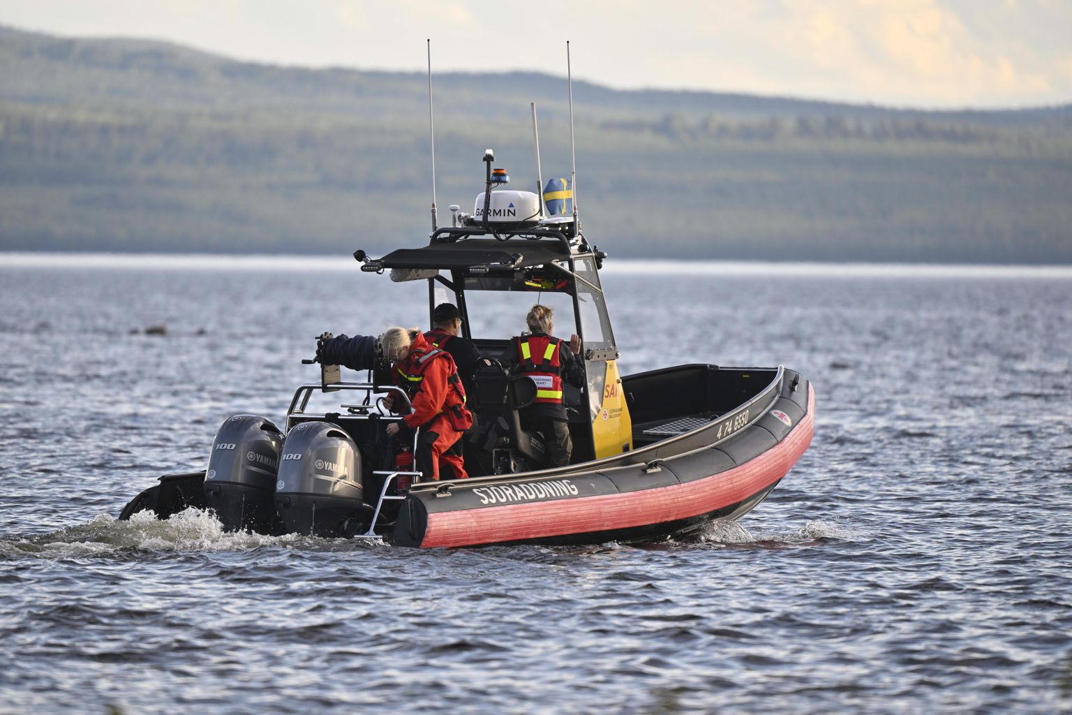 Rootsi merepääste Siljani järvel, kuhu kukkus 18. juulil amfiiblennuk TwinBee. Üks inimene hukkus, teist otsitakse