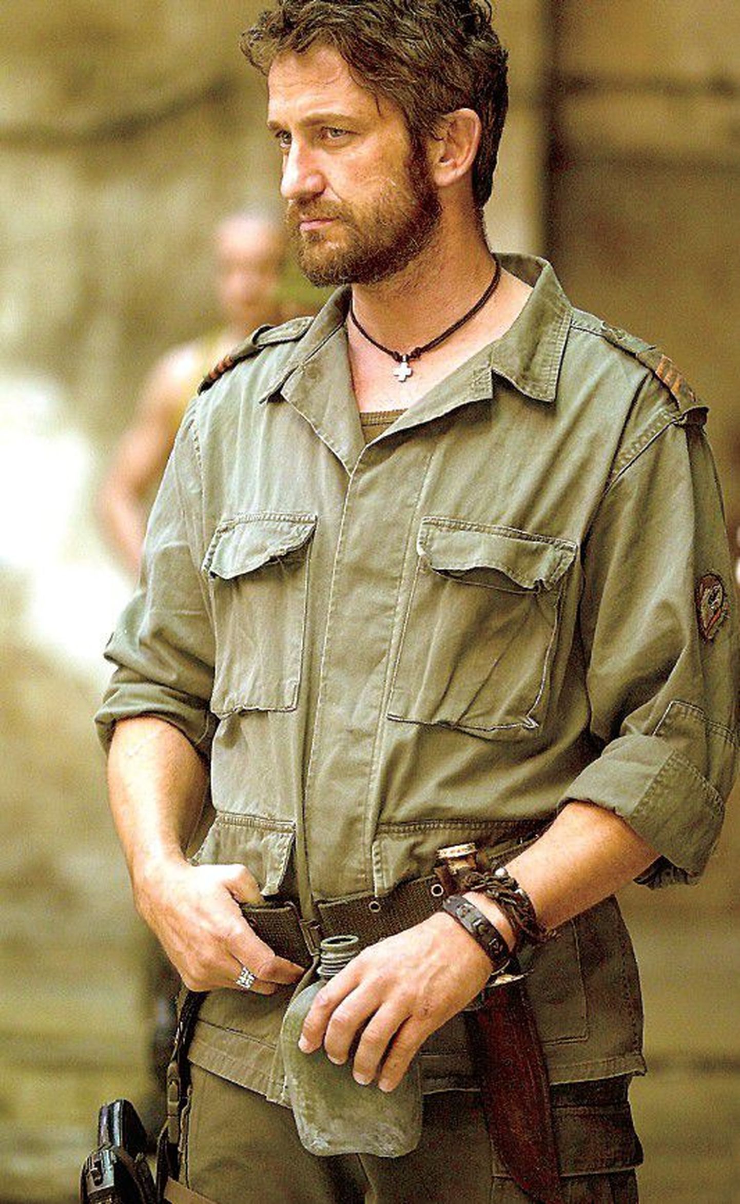 Военный вождь Тулл Авфидий (Джерард Батлер), бородатый, горящий ненавистью к Риму, типичный полевой командир, как генерал Караджич.