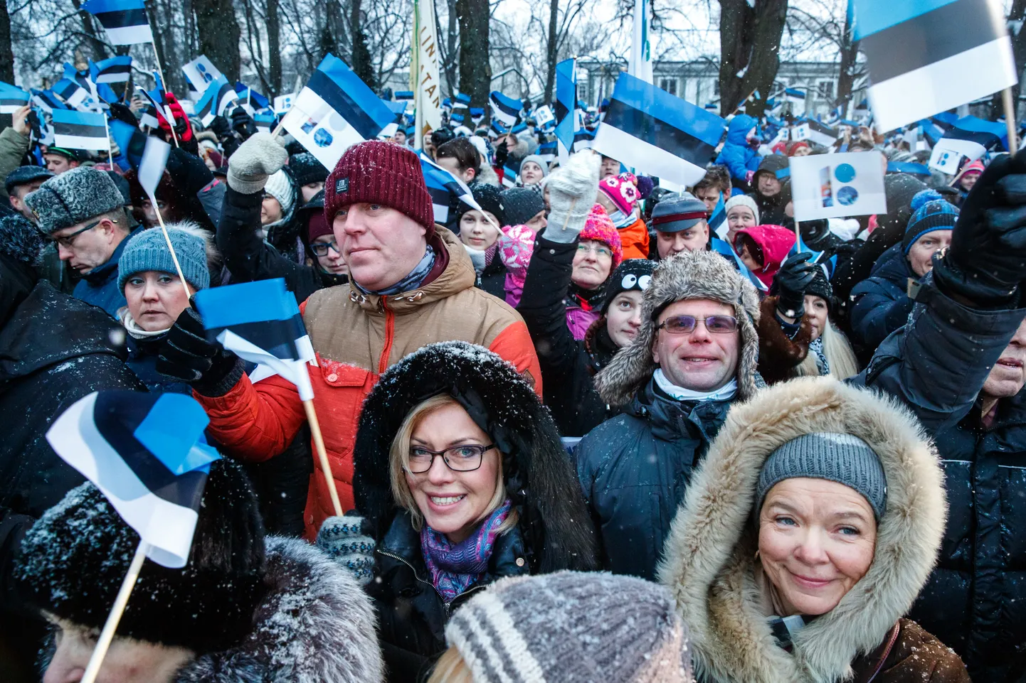 Pidulik sinimustvalge heiskamine Pika Hermanni tornis.