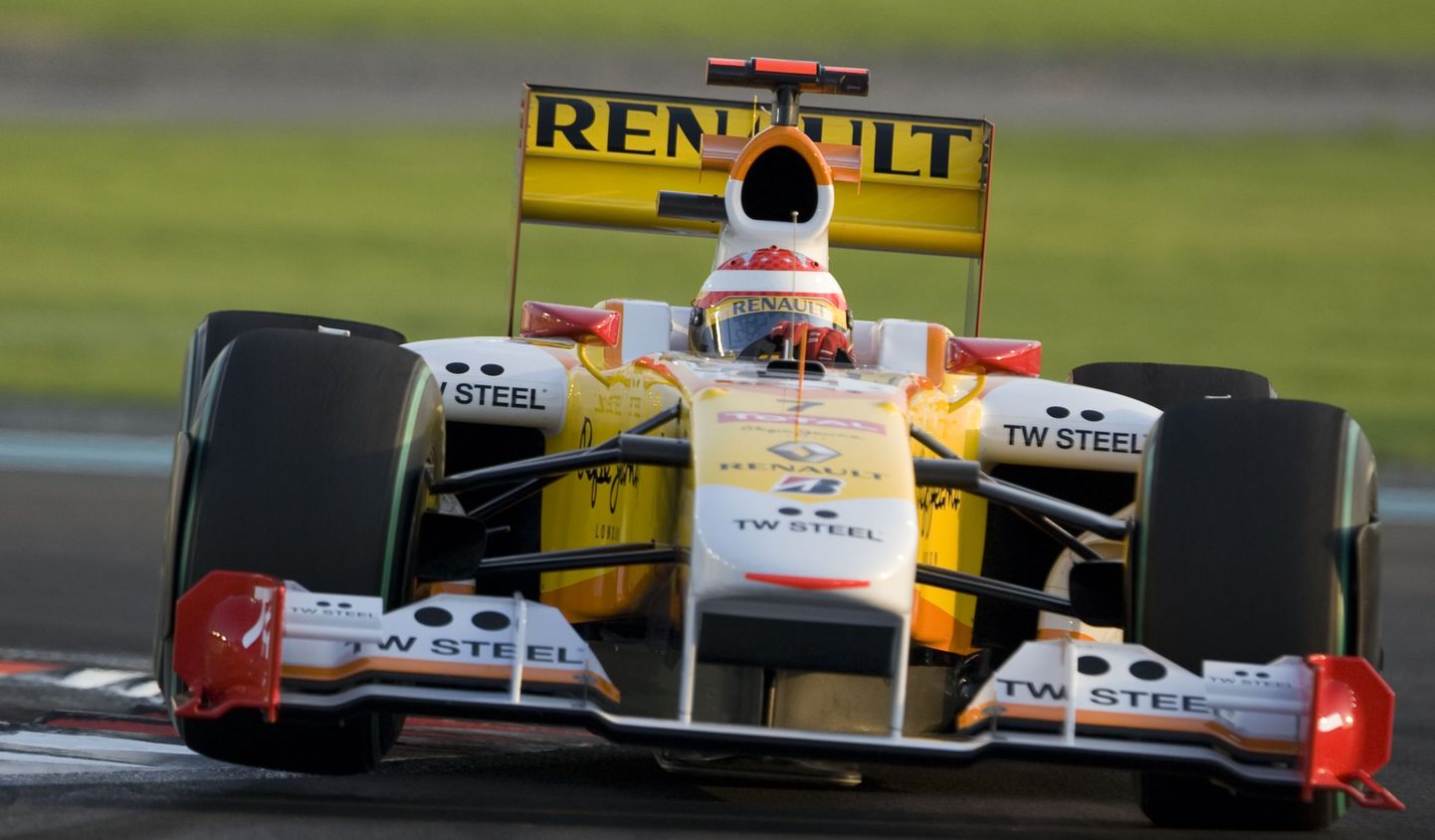 Fernando Alonso Renault' vormel-1 auto roolis.