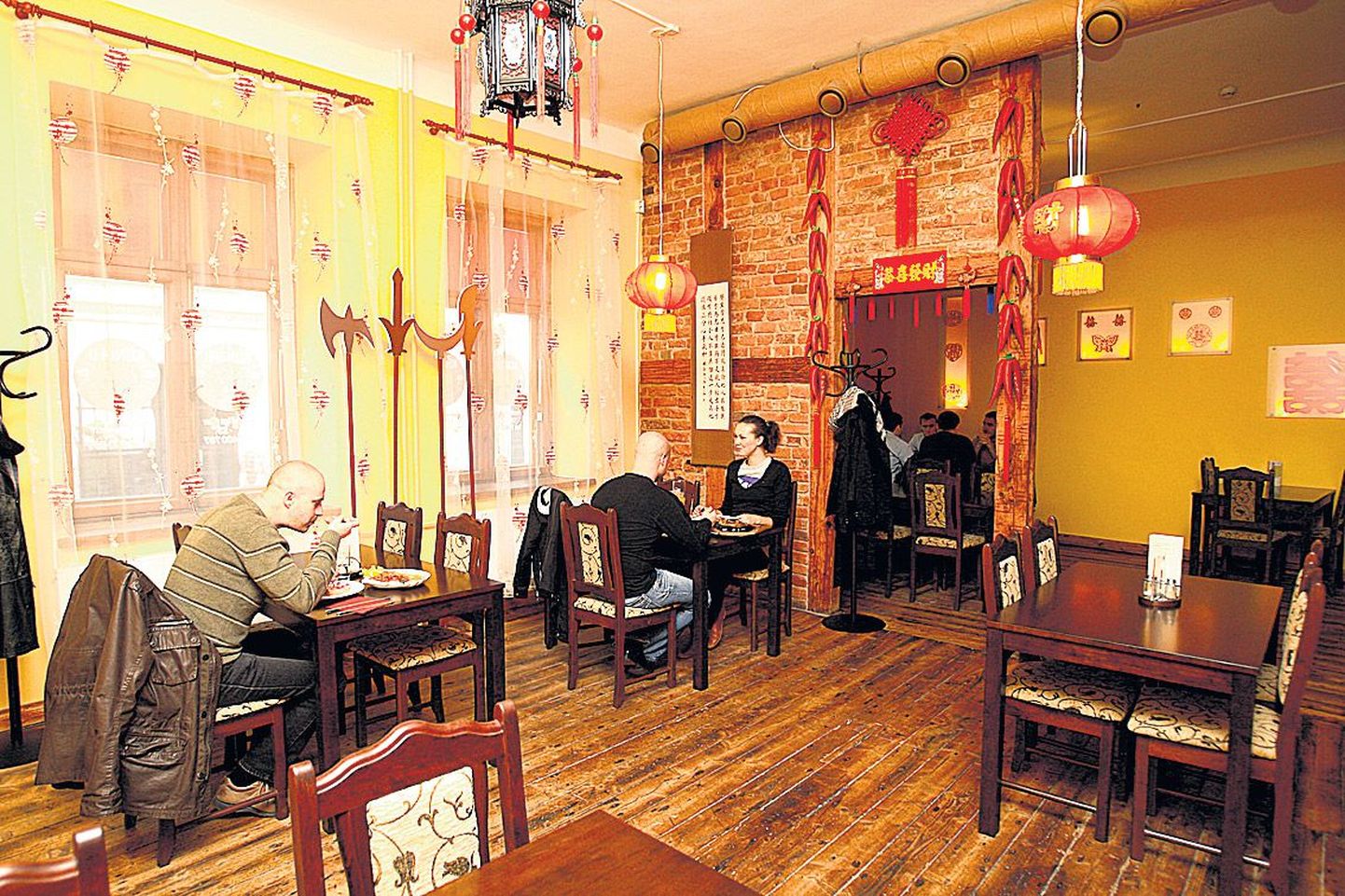Hiina restorani Kung Fu iseloomustavad rahulikkus, õdusus, osavõtlik teenindus ja vägevad toiduportsud.