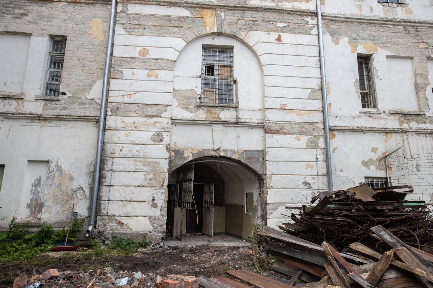 В ходе расчистки внутреннего двора Батарейной тюрьмы обнаружена неожиданная находка.